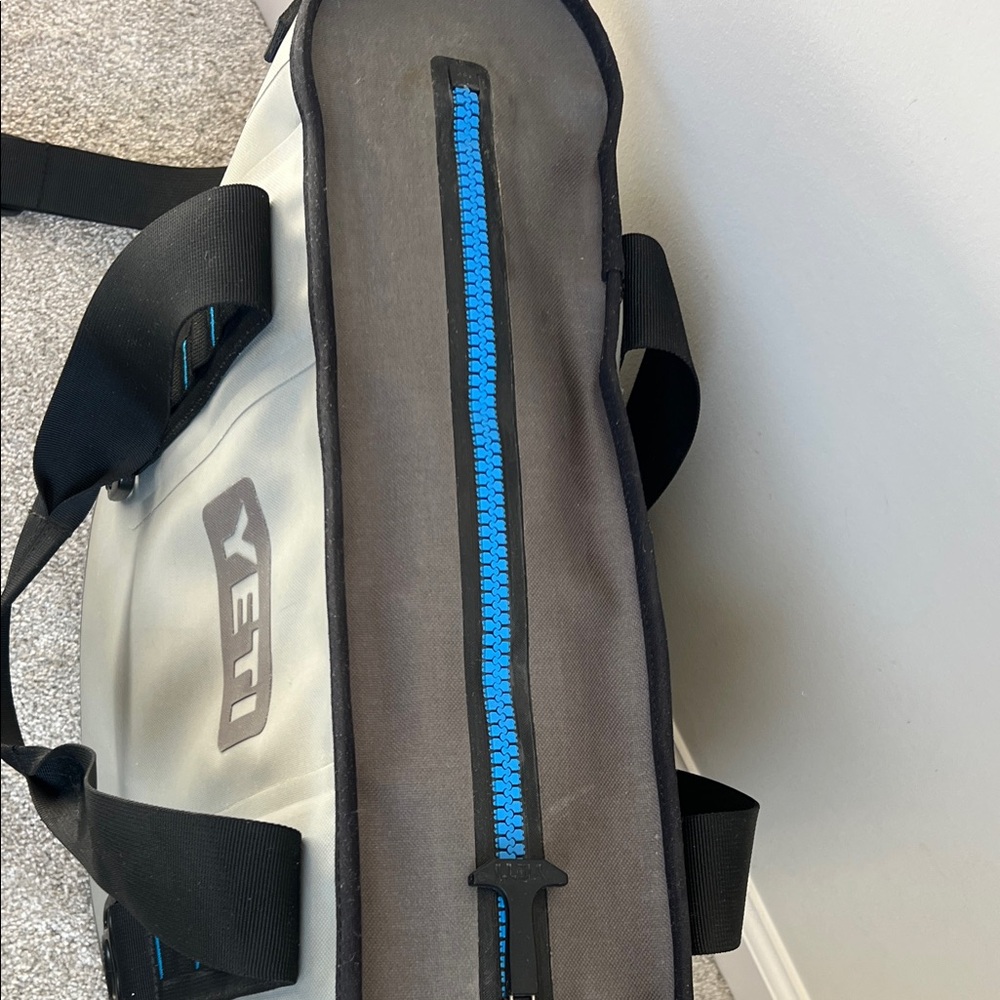 YETI Hopper20 Grey - Picture 5 of 8